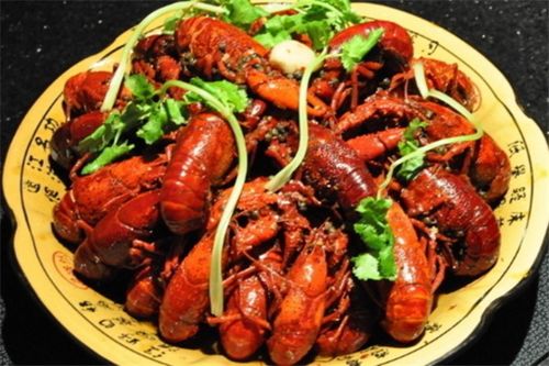紅鼎紅特色四季龍蝦館加盟優(yōu)勢(shì)——匠心調(diào)料，鑄就核心競(jìng)爭(zhēng)力